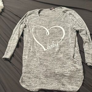 Grey/Large/White hear design/Long Sleeve/Used